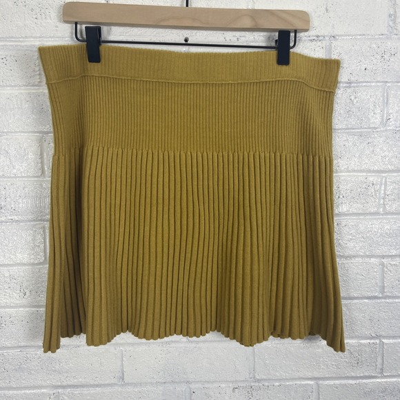 aerie Dresses & Skirts - Aerie Take Charge Pleated Sweater Skirt Womens Size XL Mustard Yellow Stretch